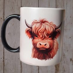 Magický hrnček s potlačou teliatko highlander